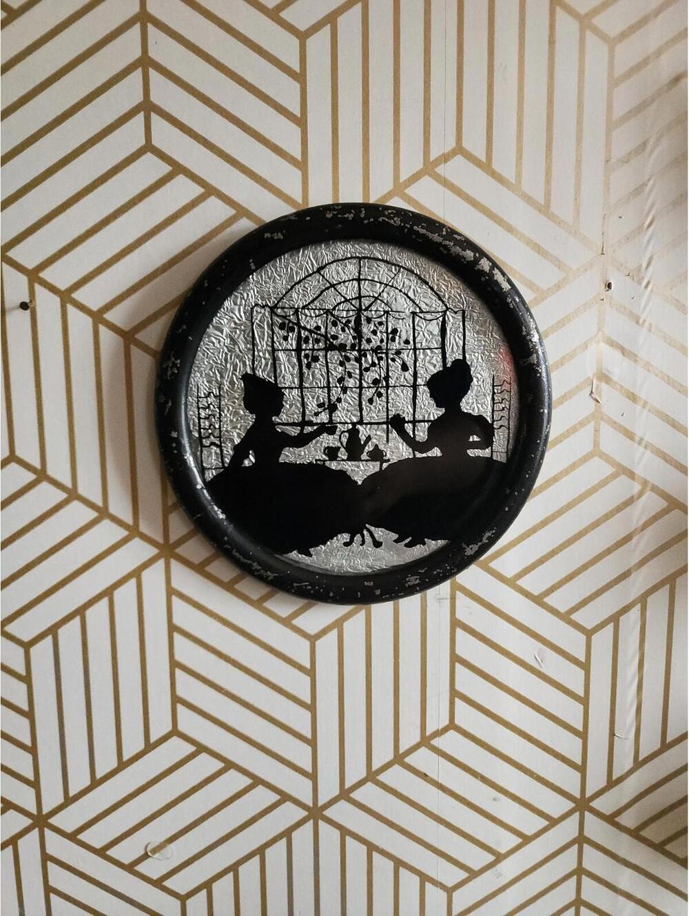 Vintage Reverse Painted Round Silhouette 6.75"